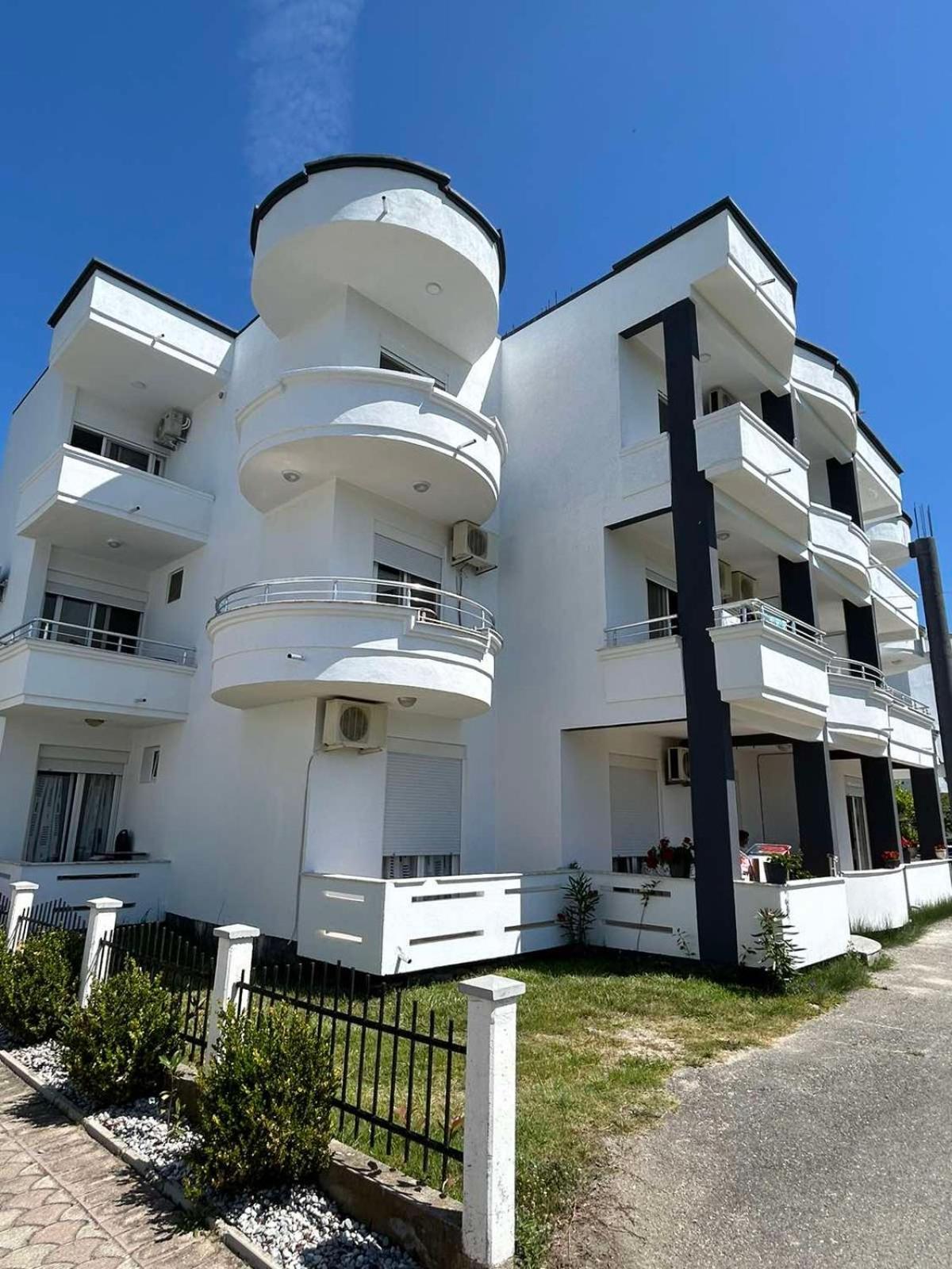 Apartmani Agovic Ulcinj Exteriör bild