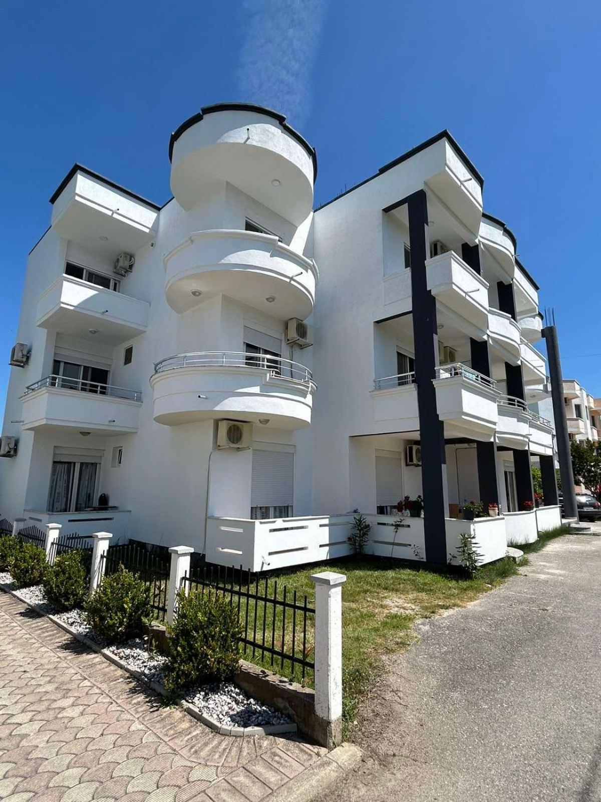 Apartmani Agovic Ulcinj Exteriör bild