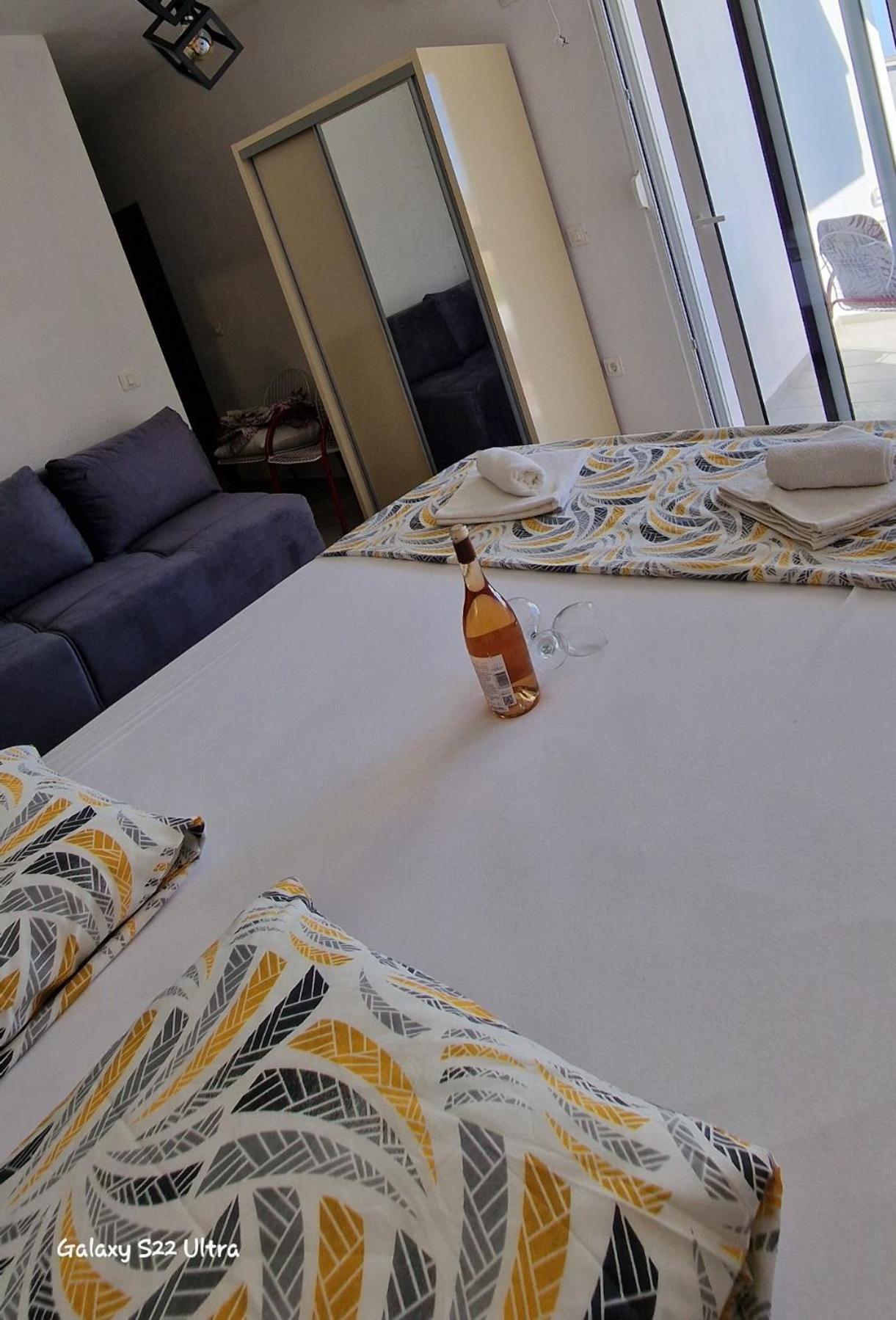 Apartmani Agovic Ulcinj Exteriör bild