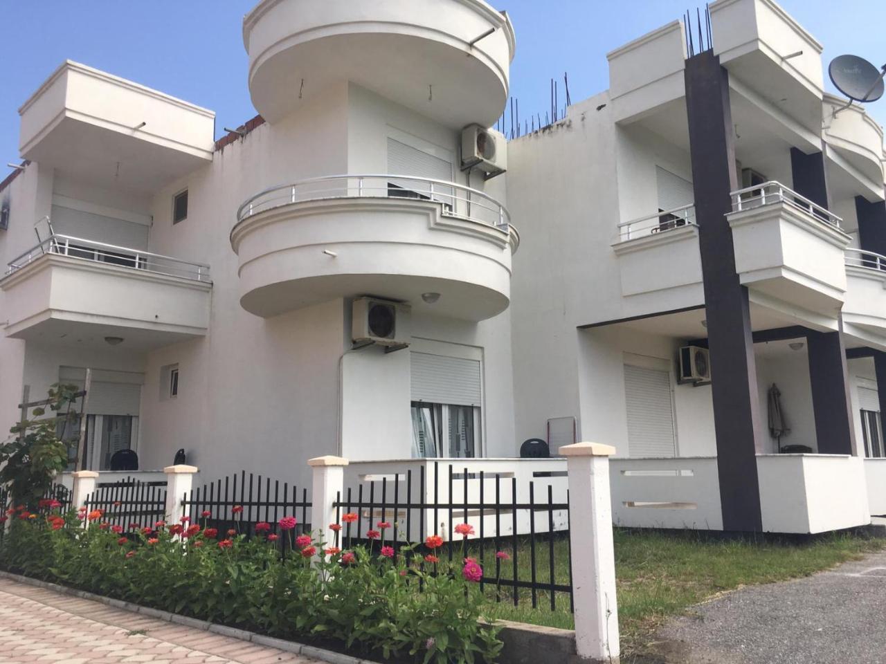 Apartmani Agovic Ulcinj Exteriör bild